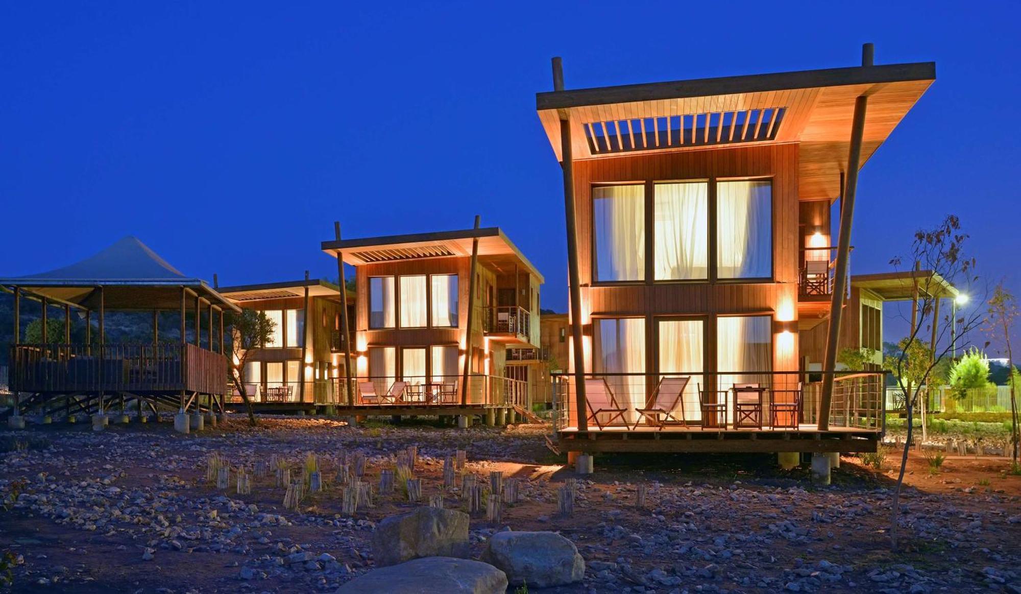 Radisson Blu Bay Surf Village